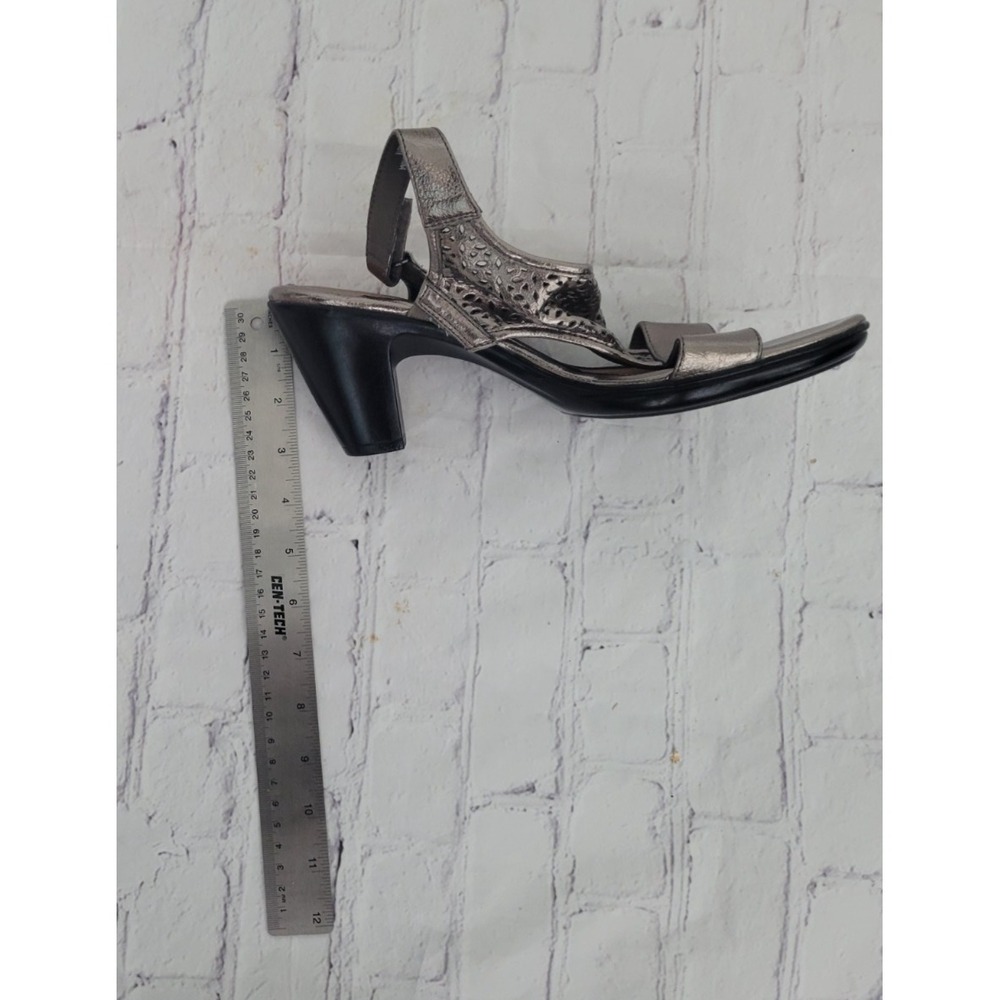 Eurosoft by Sofft Vania Pewter Metallic Perforated Block‎ Heel Sandals 9.5M